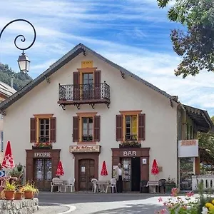 Le Pelens Bed & Breakfast